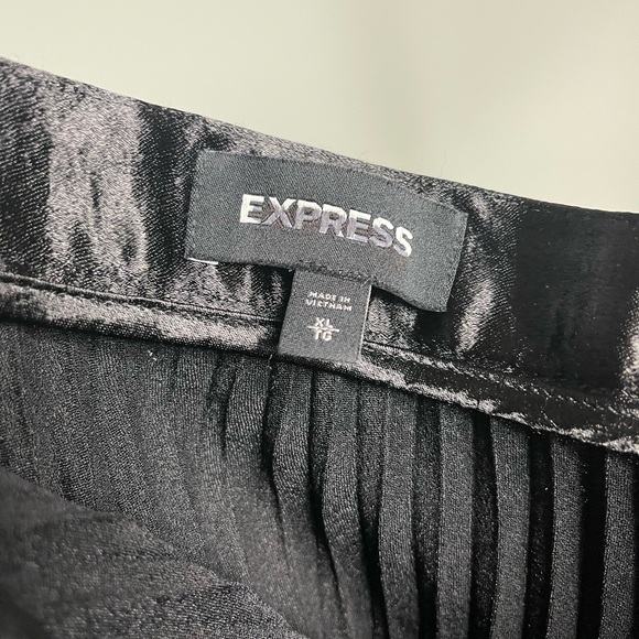 **NEW** Express High Waisted Pleated Satin Midi Skirt - Size XL - Picture 2 of 3